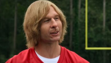 Top Gun: Maverick star Glen Powell does Mrs. Doubtfire with football in new hilarious Chad Powers trailer Top Gun: Maverick star Glen Powell does Mrs. Doubtfire with football in new hilarious Chad Powers trailer
