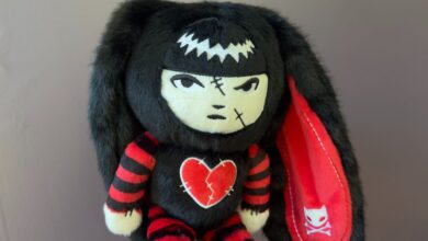Alice: Madness Returns creator joins forces with ’90s goth icon for limited edition plush that’s as soft and timeless as a black dress Alice: Madness Returns creator joins forces with ’90s goth icon for limited edition plush that’s as soft and timeless as a black dress